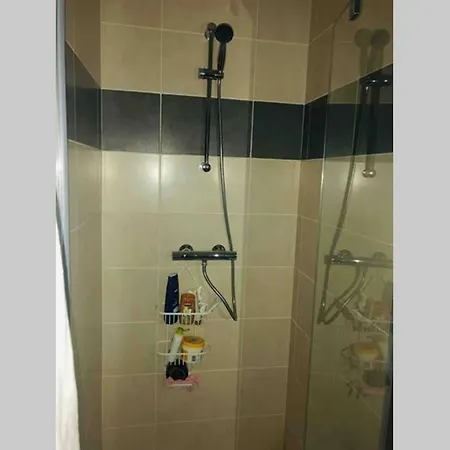 Dans Une Calme Et Securise Apartamento *